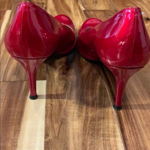 Stuart Weitzman Red Patent Platform Pump - Picture 2 of 8